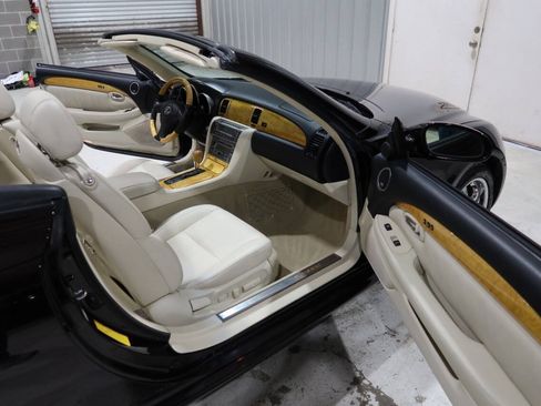 Used 2004 Lexus SC 430 Convertible RWD image 12