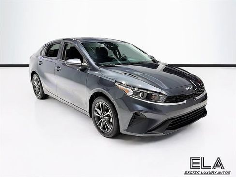 Used 2023 Kia Forte LXS FWD image 2