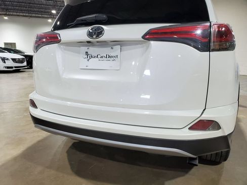 Used 2018 Toyota RAV4 Limited FWD image 46