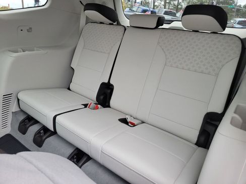 New 2026 GMC Acadia Denali w/ Super Cruise Package image 32