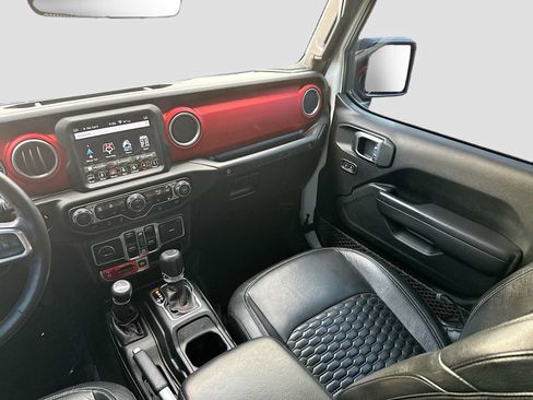 Used 2018 Jeep Wrangler Unlimited Rubicon AWD/4WD image 24