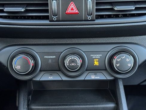 Used 2023 Kia Forte LXS w/ LXS Technology Package image 12