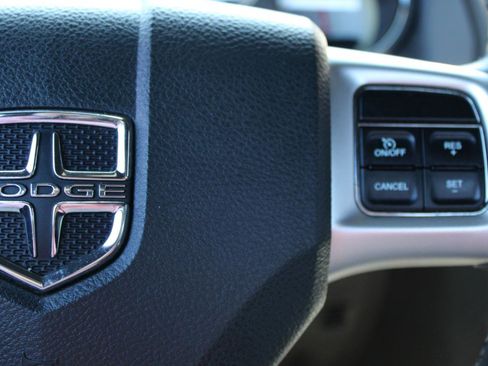 Used 2014 Dodge Challenger SXT RWD image 21
