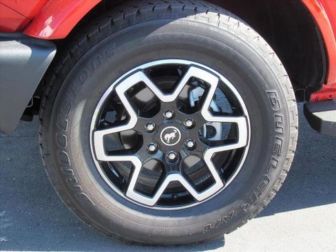 Used 2023 Ford Bronco Outer Banks image 8