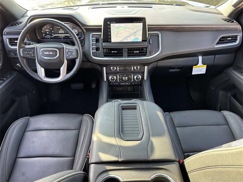 Used 2023 GMC Yukon XL SLT w/ SLT Premium Package image 18