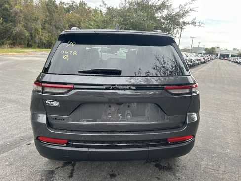 New 2025 Jeep Grand Cherokee Altitude image 6