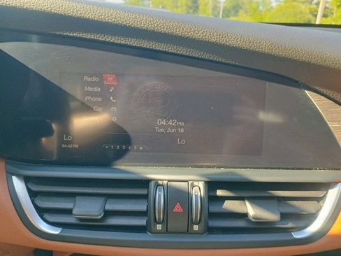 Used 2019 Alfa Romeo Giulia Ti AWD/4WD image 31
