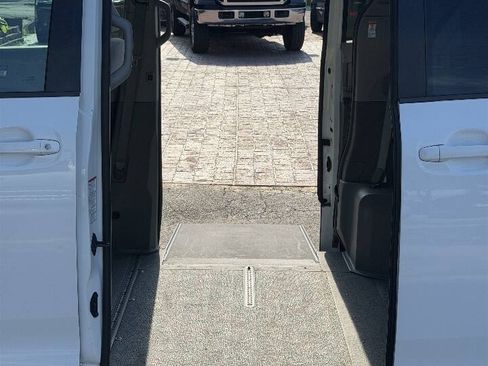 Used 2016 Toyota Sienna LE FWD image 13