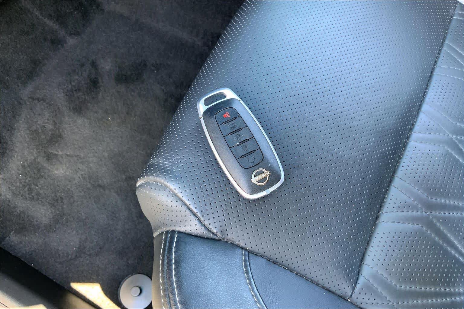 Used 2023 Nissan Rogue Platinum FWD image 15
