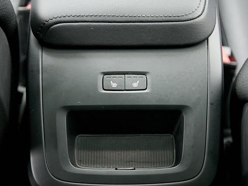 Certified 2023 Volvo XC60 T8 Plus image 22