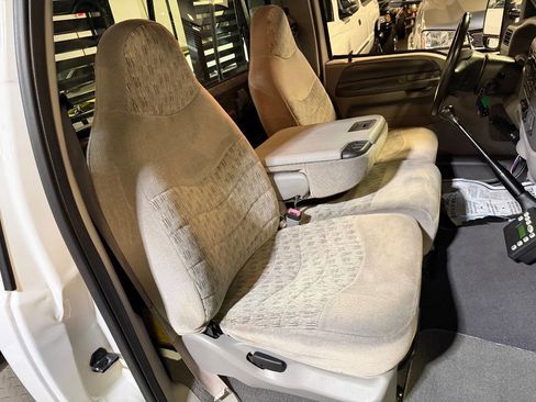 Used 1999 Ford F350 4x4 Regular Cab DRW Super Duty image 26