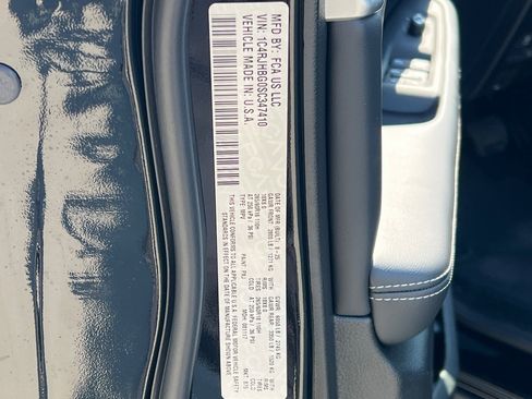 New 2025 Jeep Grand Cherokee Limited image 28