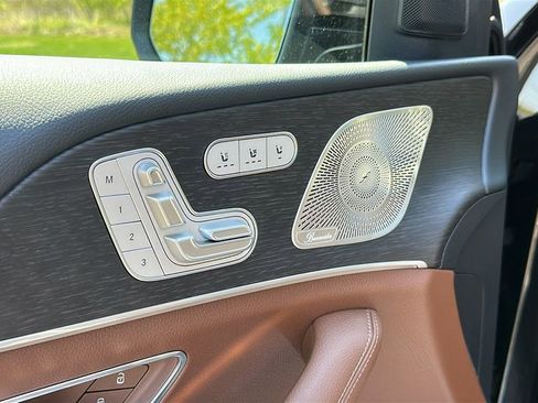 Used 2026 Mercedes-Benz GLS 450 4MATIC image 9