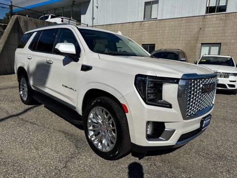Used 2023 GMC Yukon Denali AWD/4WD image 9