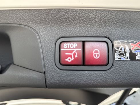 New 2026 Mercedes-Benz GLS 450 4MATIC image 17