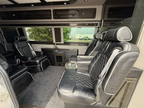 Used 2016 Mercedes-Benz Sprinter 3500 image 42