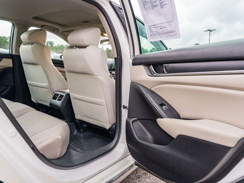 Used 2018 Honda Accord EX image 13