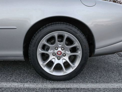 Used 2001 Jaguar XK8 Convertible image 5