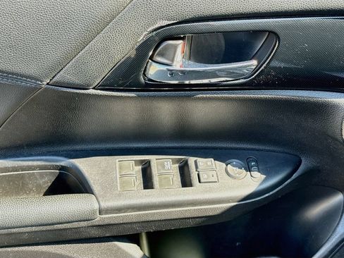 Used 2015 Honda Accord Sport image 29