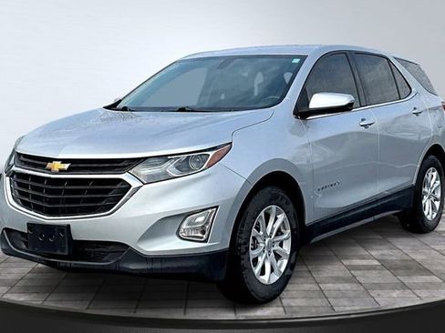 Used 2018 Chevrolet Equinox LT FWD image 1