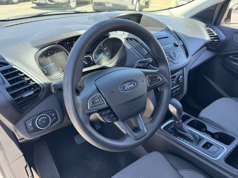 Used 2018 Ford Escape SE FWD image 25