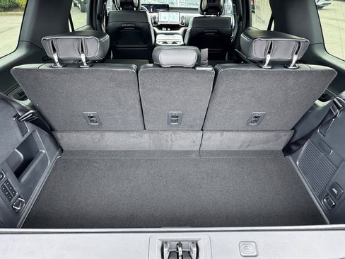 New 2026 Ford Expedition Platinum image 16