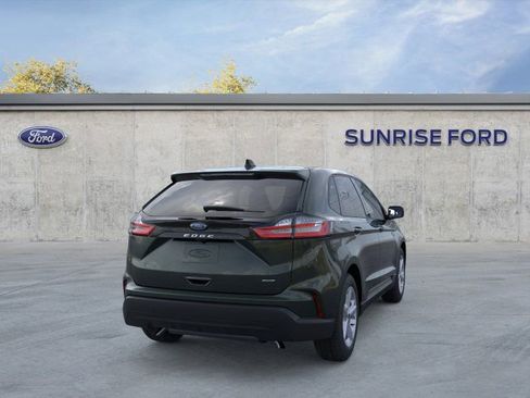 New 2024 Ford Edge SE image 8