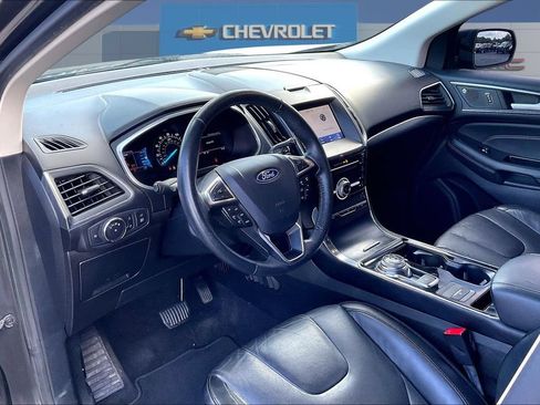 Used 2019 Ford Edge Titanium AWD/4WD image 17