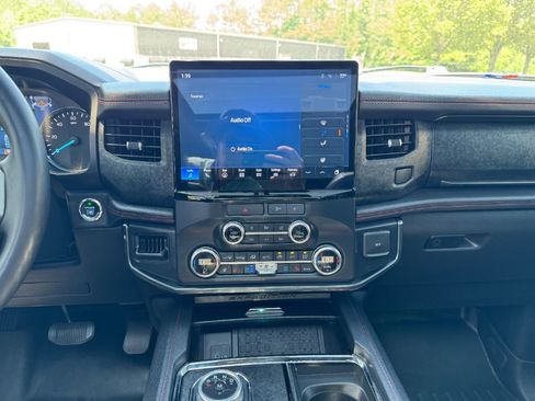 Used 2022 Ford Expedition Limited RWD image 25