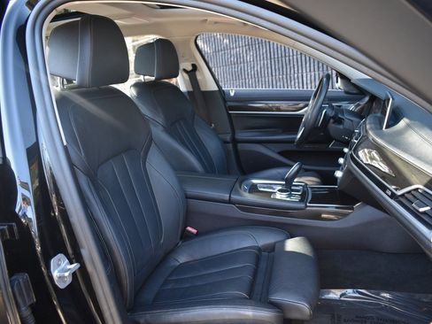 Used 2020 BMW 740i w/ Cold Weather Package image 34