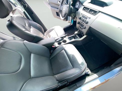 Used 2009 Ford Focus SEL FWD image 34