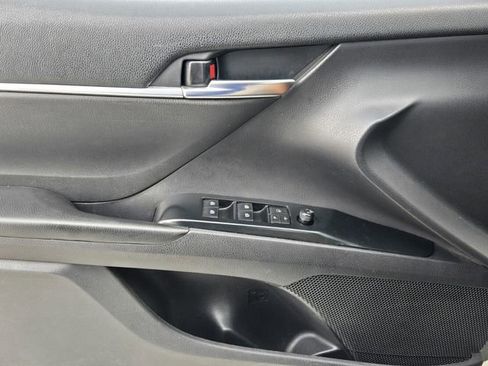 Used 2020 Toyota Camry SE FWD image 28