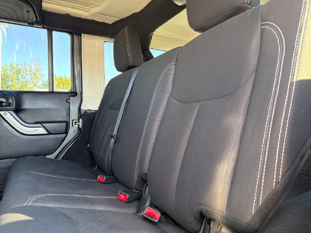Used 2018 Jeep Wrangler Unlimited Sahara AWD/4WD image 20