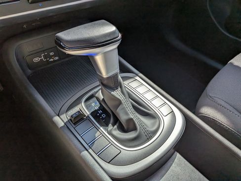 Used 2025 Hyundai Kona SEL FWD image 25