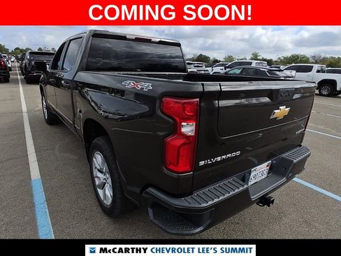 Used 2021 Chevrolet Silverado 1500 Custom image 3