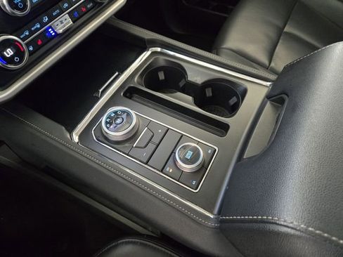 Used 2024 Ford Expedition Max XLT image 22