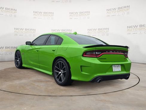 Used 2017 Dodge Charger R/T Scat Pack image 3