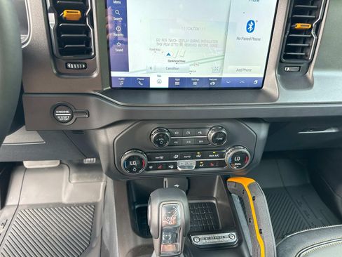 Used 2024 Ford Bronco Badlands image 70