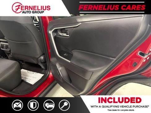 Used 2025 Toyota RAV4 XLE AWD/4WD image 18