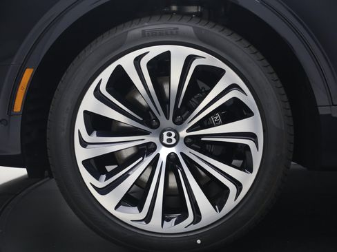 New 2026 Bentley Bentayga AWD/4WD image 9