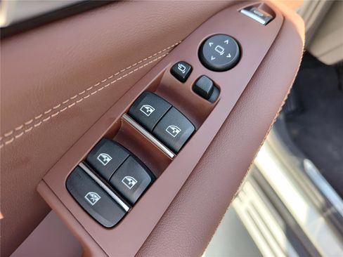 Certified 2025 BMW X5 xDrive40i image 17