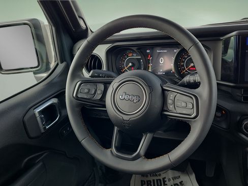 Used 2024 Jeep Wrangler Unlimited Sport AWD/4WD image 12