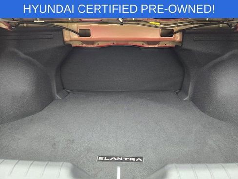 Certified 2025 Hyundai Elantra SE FWD image 31