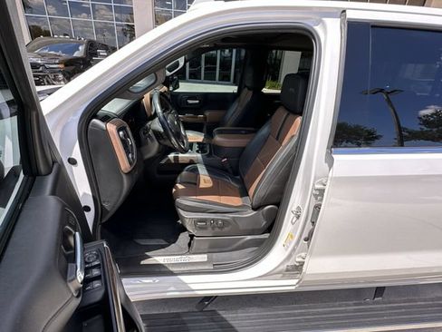 Used 2020 Chevrolet Silverado 1500 High Country w/ Technology Package RWD image 19