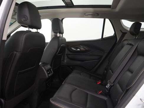 Used 2018 GMC Terrain Denali w/ GMC Pro Grade Package AWD/4WD image 19
