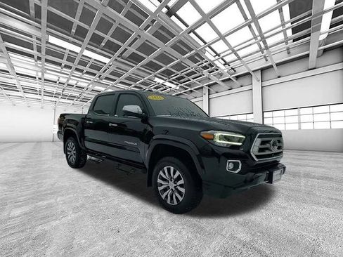 Used 2021 Toyota Tacoma Limited image 1