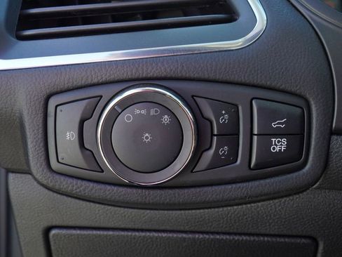 Used 2024 Ford Edge Titanium image 9