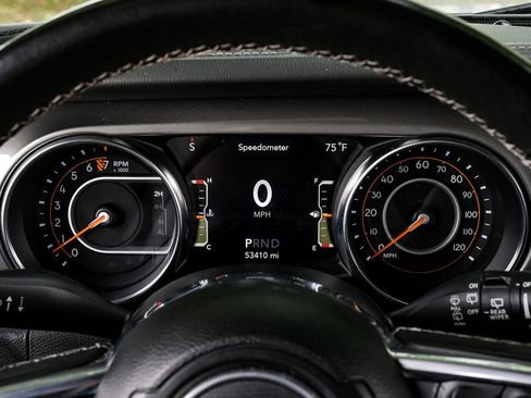 Used 2022 Jeep Wrangler Unlimited Sahara AWD/4WD image 29