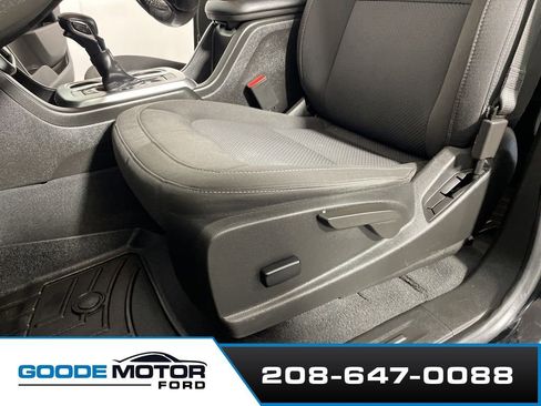 Used 2022 Chevrolet Colorado LT w/ LT Convenience Package AWD/4WD image 12