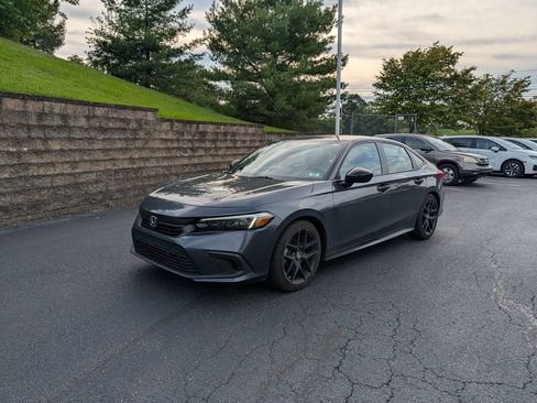 Used 2023 Honda Civic Sport image 1